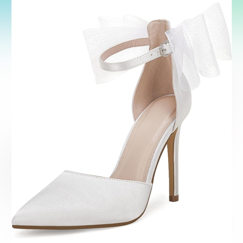 White high heels - large bridal bow